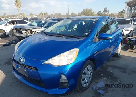 2012 Toyota Prius C Technology из США, поврежденный, VIN JTDKDTB3XC1507654